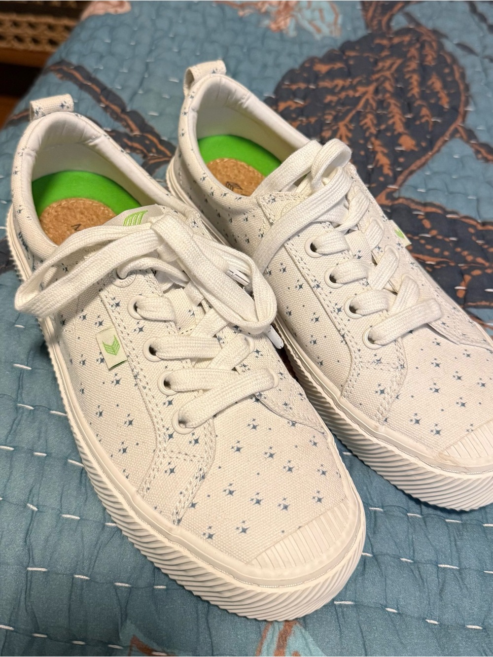 Cariuma White Canvas Sneakers with Blue Star Print